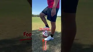 How to Trap The Ball ( Sole Trap ) ⚽️👀 #Soccer #Football