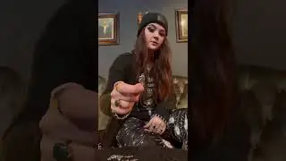 Tapping into 5D energy ￼and jumping into a new timeline 👽✨ #cosmiclighthouse #tarot #starseed