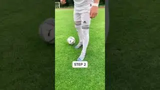 LEARN HOW TO PANNA YOUR OPPONENT!#soccer #football #frdich #tipps #tutorial #panna #viral #neymar.