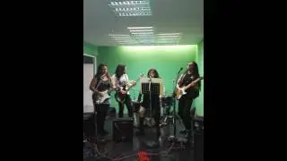 SUE&Ntilde;OS Y CENIZAS  en de bandas a bandas con Diva