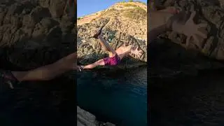 Странный прыжок в воду #cliffdiving #dods #waterjump #скалы #море #фиолент #крым #crimea