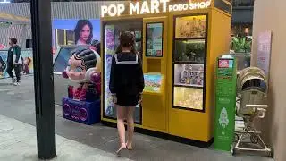 barefoot girl 28