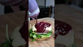 Поедание бургера из сбитого автомобиля