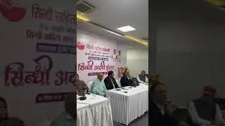Dr Vinod Asudani paying tribute to great Sindhi poet Arjan Hasid.