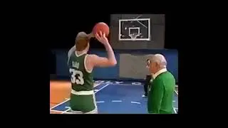 Larry Bird can&rsquo;t even miss when he tries 😂