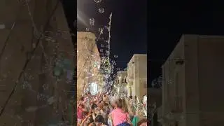 Kids playing with thousands of soap bubbles 🥳 #viralvideo #shorts #soapbubbles #funforkids #kidsplay