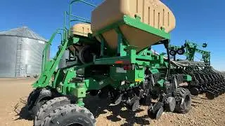 Great Plains YP-2425A 24R30 Planter