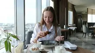 Ресторан The View на 27-м этаже БЦ Royal Plaza