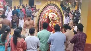 Perunthatta chamundeshwari kaliyaattam, MAHOLSAVAM