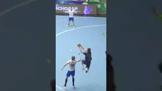 Эффектный &laquo;парашютик&raquo; от Джамали и Иванникова / СКИФ &mdash; &laquo;Зенит&raquo; #мыскиф #handball  #jamali