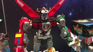 NYTF 2018 &ndash; Видеообзор Вольтрона от Playmates Toys