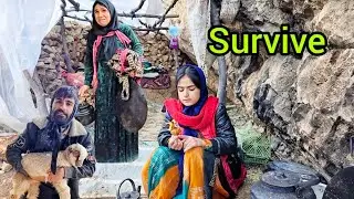Abandoned by Her Husband, Alone with Children | A Mother’s Life in the Mountains