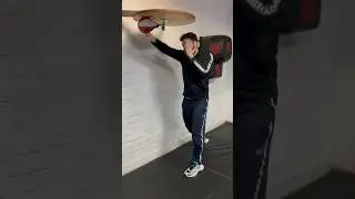 Работа на реакцию , личность и тайминг . #boxing #бокс #boxer #fypシ #boxeo #power #speedbag #shorts