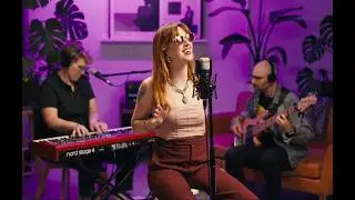 Valeree - The Table (Live Stripped Performance for Traklife)