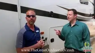 2017 FOREST RIVER CEDAR CREEK SILVERBACK 29IK (CC263)