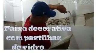 Faixa decorativa com pastilhas de vidro passo a passo