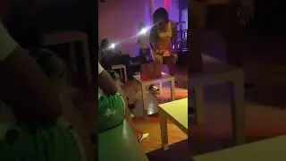 Ass shakin