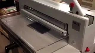IDEAL 4305 Manual SRA3 Guillotine Demo With 540gsm Card
