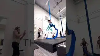 Russian climb = baby hip key 🍼 #aerialsilks #aerialist #aerial #aerialsilkstricks