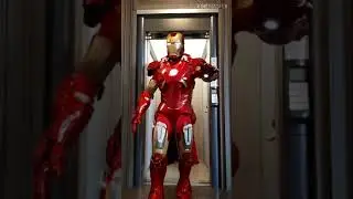 Avengers Cosplay - Germany - IronMan and Thor in elevator