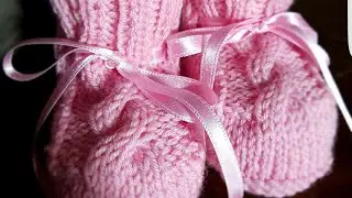 Scarpine neonata a maglia con treccia centrale (parte 1)