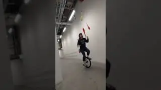 Unicycle Juggling 5 Clubs - 112 Catches by Jamie Tucker-Foltz