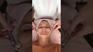 Face Sculpt Method mit intense Faszienroller