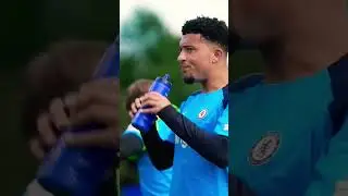 Jadon Sancho is having a good feeling with the squad in Training 💙💙💙#sancho #chelsea #football