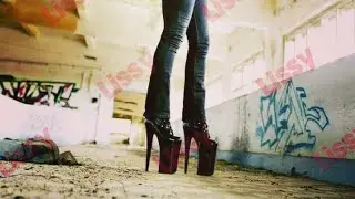 26 cm High Heels an einem herbstlichen Tag - by Lissy Beyond