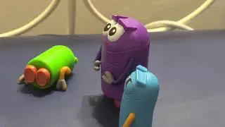 Beep gets hurt and cries for Bang to help her rubs her head her tummy and her back