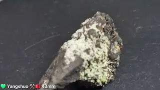 Pyromorphite 43mm UV 💚 Yangshuo ⚒️ Guilin - Guangxi 🇨🇳 -- www.rossminerals.com
