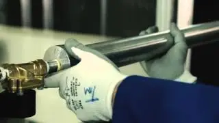 2017 Ford GT - Corning Gorilla Glass hybrid windshield test