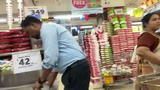 Reliance Smart (Acme Mall) in Khira Nagar-santacruz West,Mumbai