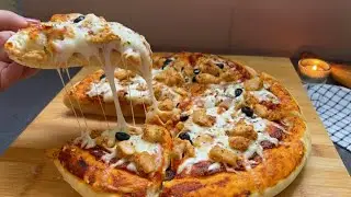 Delicious CHICKEN TIKKA PIZZA | Easy way to make your pizza at home! 