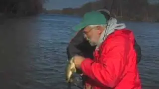 DVO 801 Winter Bass fishing on the Delaware River