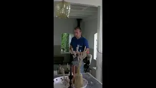 DIY keuken van tegels en een plank creatief &eacute;n stijlvol