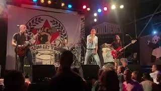 Squelette (live Bologna City Rockers)