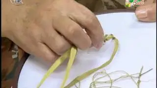 Cojin con petalos doblados