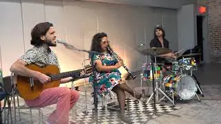 Aquele Um by Djavan performed by Buku do Choro