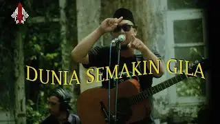 DUNIA SEMAKIN GILA - JHONY FREEDOM REKAMAN OUTDOOR DI KOTA LAMA BANYUMAS#JHONYDOLANDOLAN