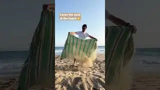 Sand-free beach towel 🤩 #feshka #turkishtowel #turkishbeachtowel  #sandfreetowel #shorts #beachlife