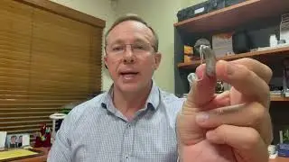 How to put on hearing aids correctly.