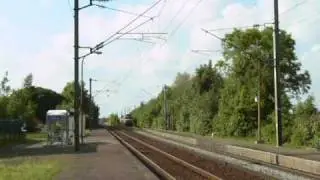 Quand une BB 22200 r&eacute;veille tout un village...