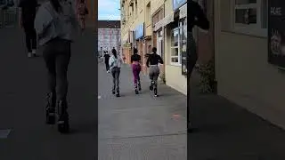Sk&aacute;kaj&uacute;ce dievčat&aacute; v Bratislave 😄 | Slovensko