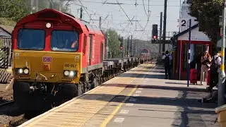 66067 & 66044 passing Northallerton