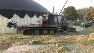 Pistenraupe auf Maissilo