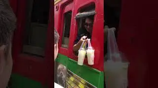 Train drivers stop to grab a drinks from tourist 😊  #GuideBangkok