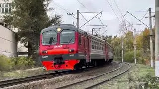 Электропоезд ЭД9М-0153 с сообщением №6330 Железноводск &mdash; Кисловодск