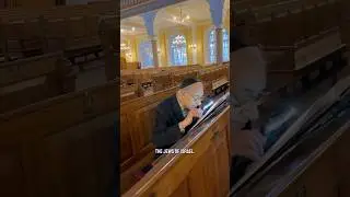 Вы когда-нибудь видели такую ​​красивую синагогу?! А как насчёт такого святого еврея? 🕍 Петербург...