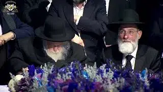 ברגשות גואים ובתפילה פורצת מלב של 